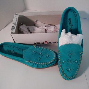 Minnetoka . Moccasin style mule. Size 8.5. Turquoise suede.
